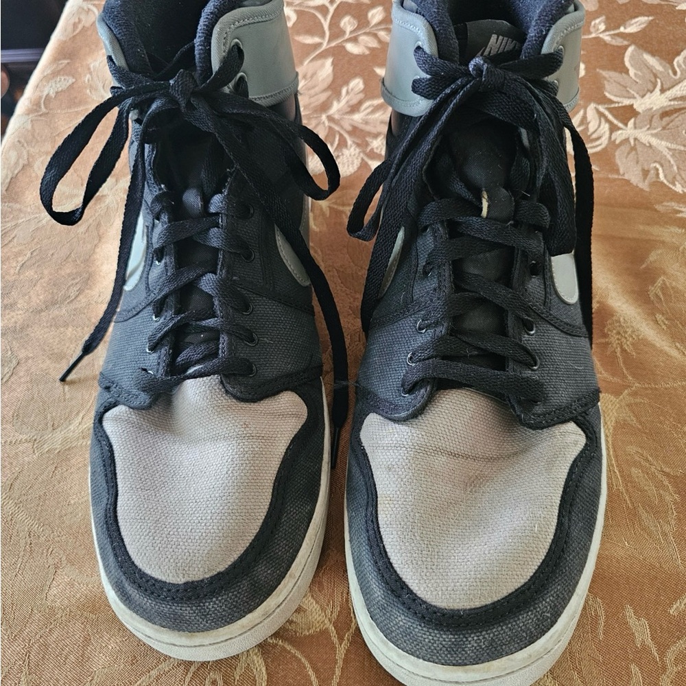 Nike Men’s Size 12 Preowned “Ajko” High-Top Sneakers in Black and Gray - Picture 2 of 6